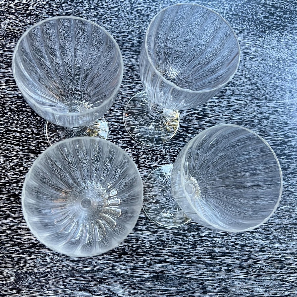 Set of 4 fluted ribbed wine glasses - Picture 3 of 6